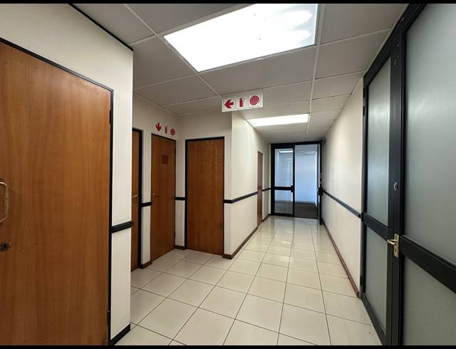 90M² OFFICE TO LET IN PARKMORE